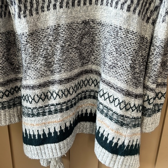 CAbi Shetland Cardigan Waterfall Boho Southwestern Aztec Fringe Open Front M - Picture 9 of 9